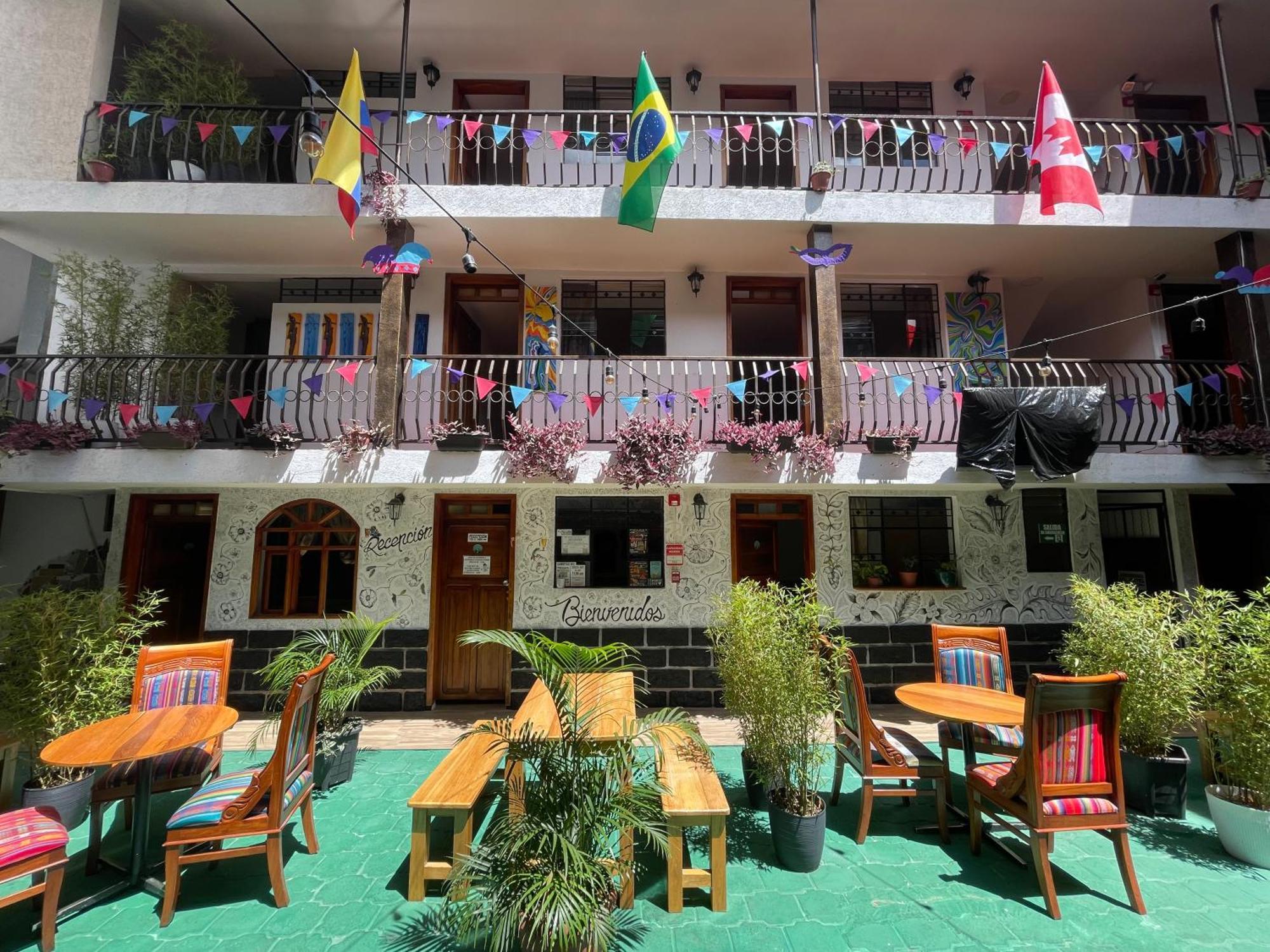 El Jardin Escondido Party Hostel Baños Eksteriør billede